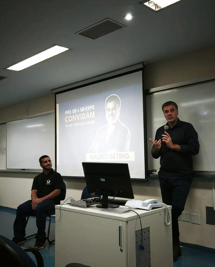 Mauro Beting palestrando na SB Expo